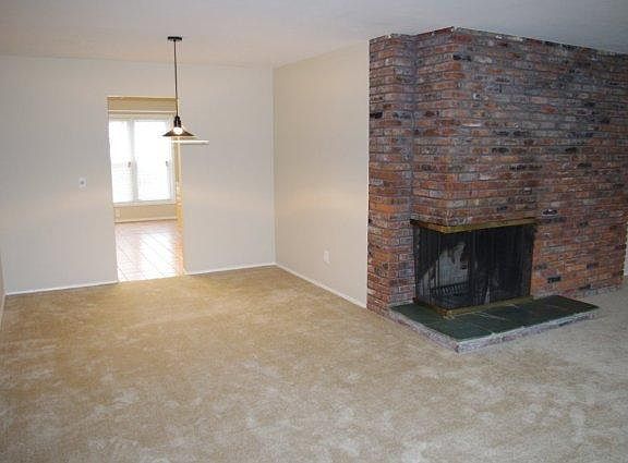5th image of 1620 Green Hill Dr