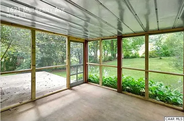 4 Bed / 2.5 Bath Single Family (Available 8/15/26) — Photo 4
