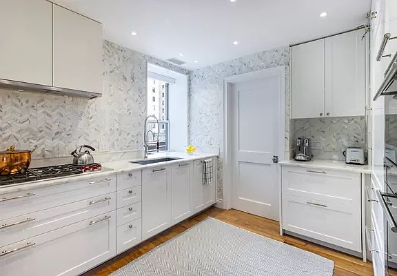 4th image of 122 E 82nd St APT 7-C