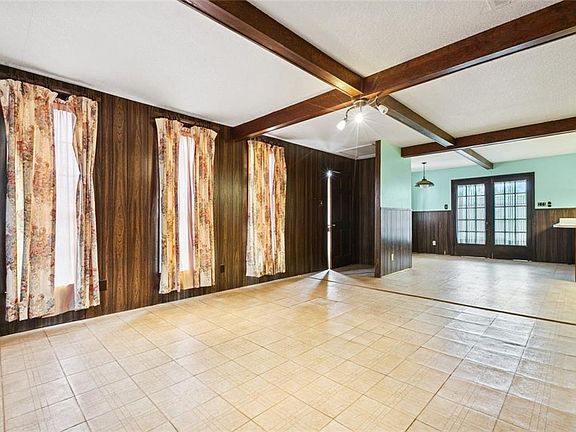 3rd image of 917 Franklin Ave