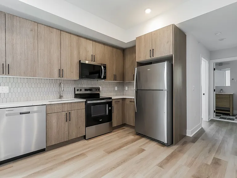 820 N 40th Street — Photo 11