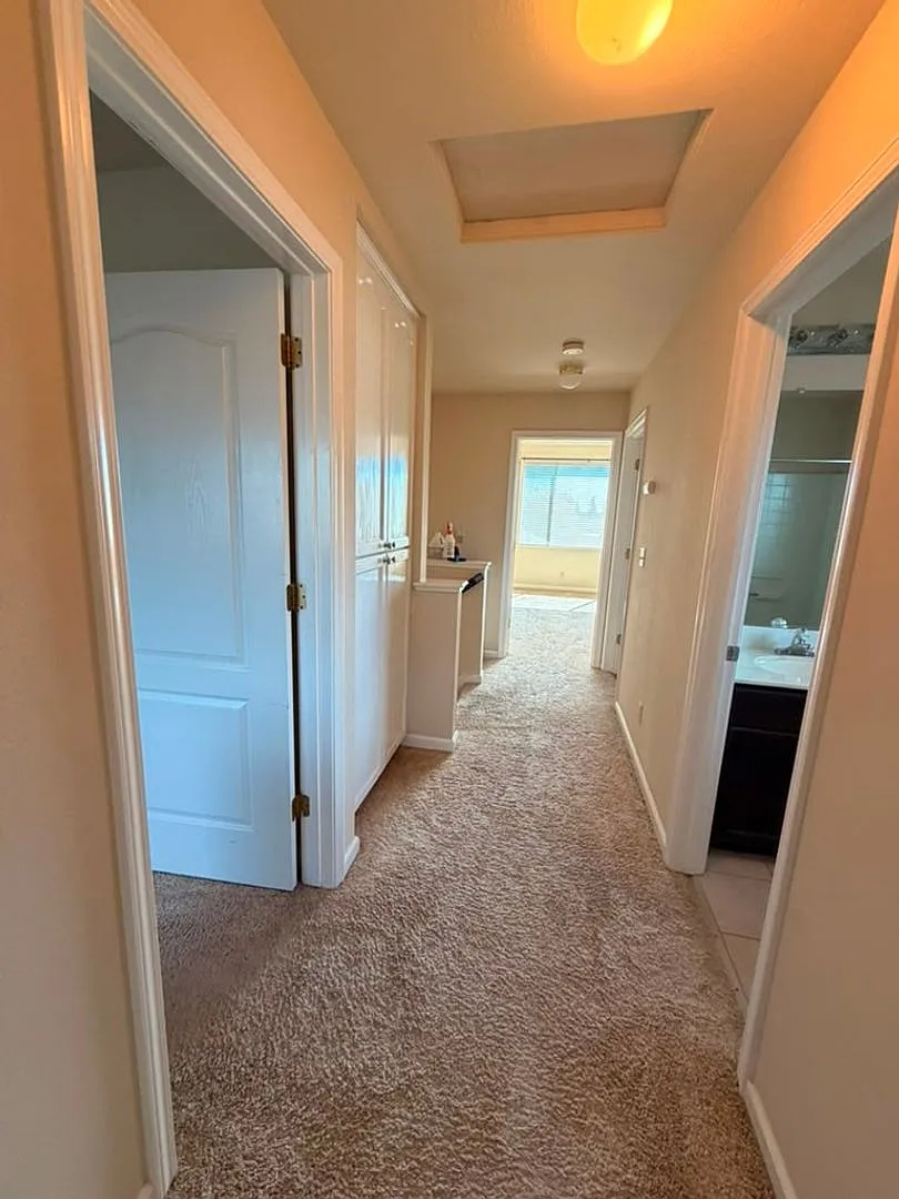 beautifully maintained 3-bedroom, 2.5-bath, 1,800 sq ft in Folsom — Photo 4