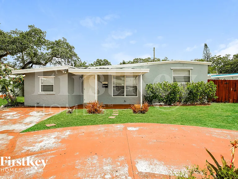 6611 Simms St — Photo 1
