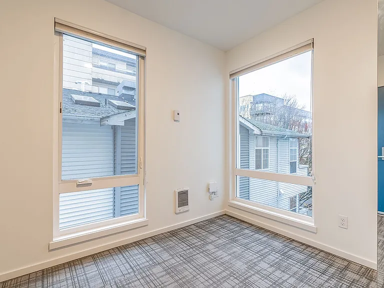 2418 Ballard Apartments — Photo 10