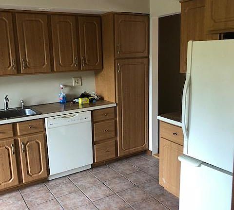 5th image of 391 Carolina St