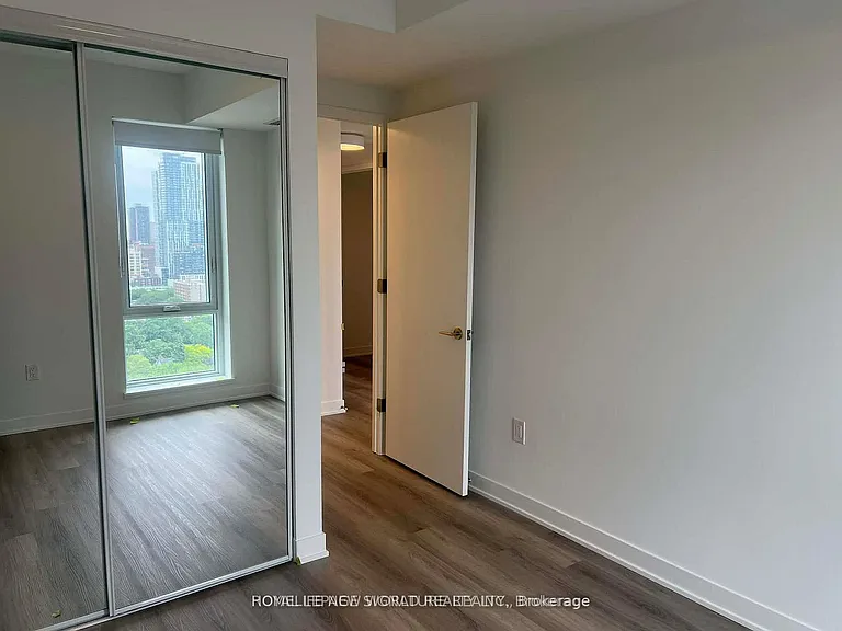 10 Oak St #1907 — Photo 16