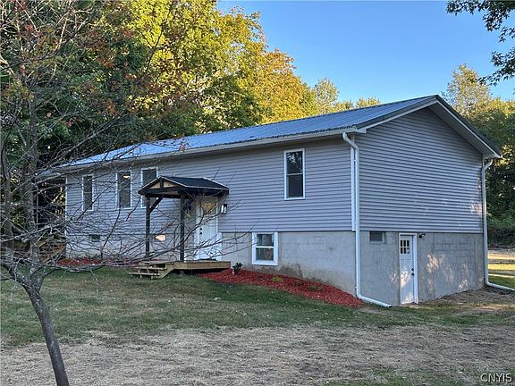 4th image of 101 Countryman Rd