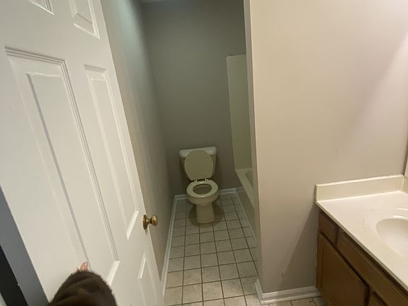 4th image of 116 Hillridge Ct APT D
