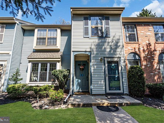 2nd image of 138 Wyndham Pl