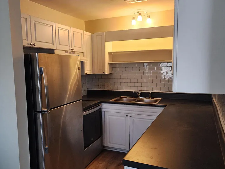 753 Ashdale Dr #4A — Photo 2