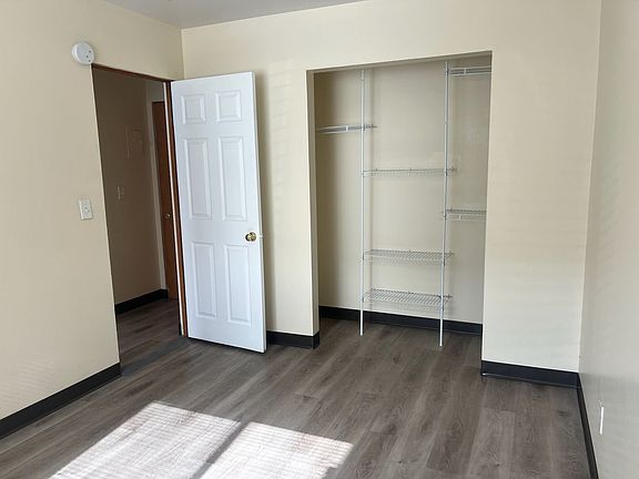 4th image of 4927 & 4935 University Ave NE #493504