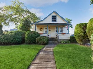 105 Wheeler Ave, Valley Stream, NY 11580