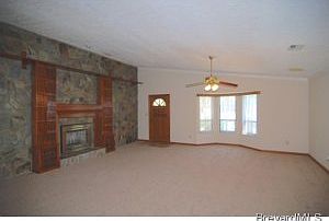 4th image of 4399 Lakeglen Dr