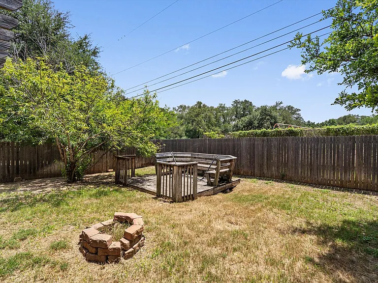 7337 Menchaca Rd #29 — Photo 32