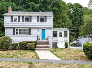 15 Crestwood Ln, Peabody, MA 01960
