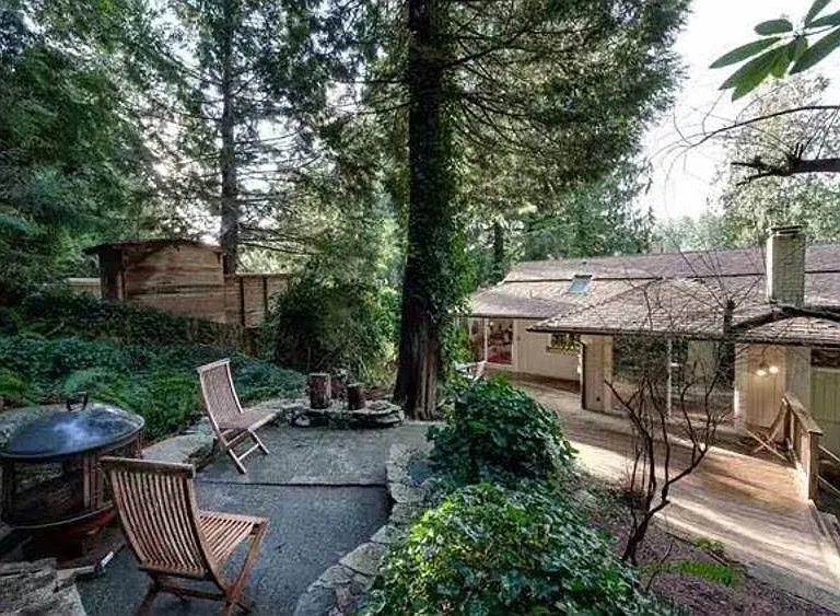 6789 Marine Dr — Photo 1
