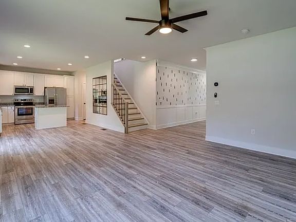 5th image of 7 Limox Ln