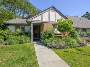10 Leland Ln UNIT 35, Southampton, NY 11968