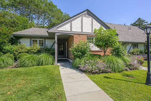 10 Leland Ln Photo 1