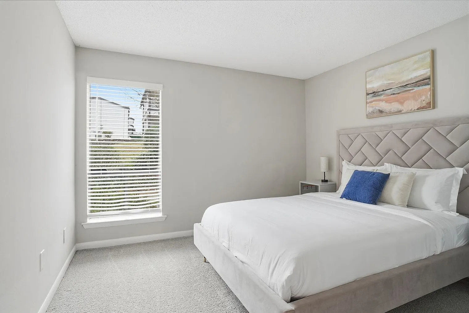 2 bed, 1.5 bath, 11194 sqft, $2,459 — Photo 4