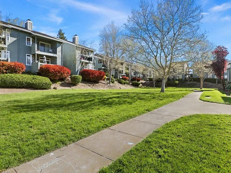 7635 Canyon Meadows Cir #B — Photo 9