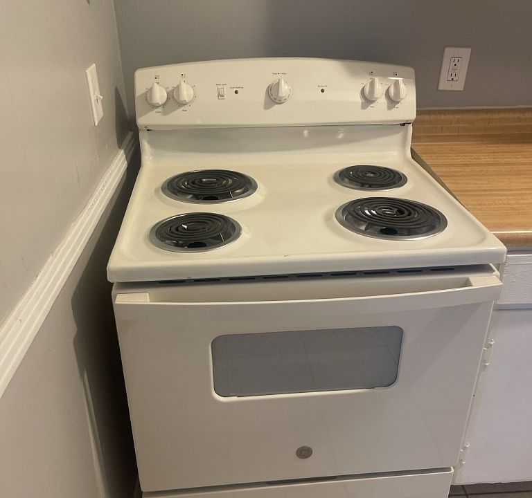 1st image of 919 Minor St NE