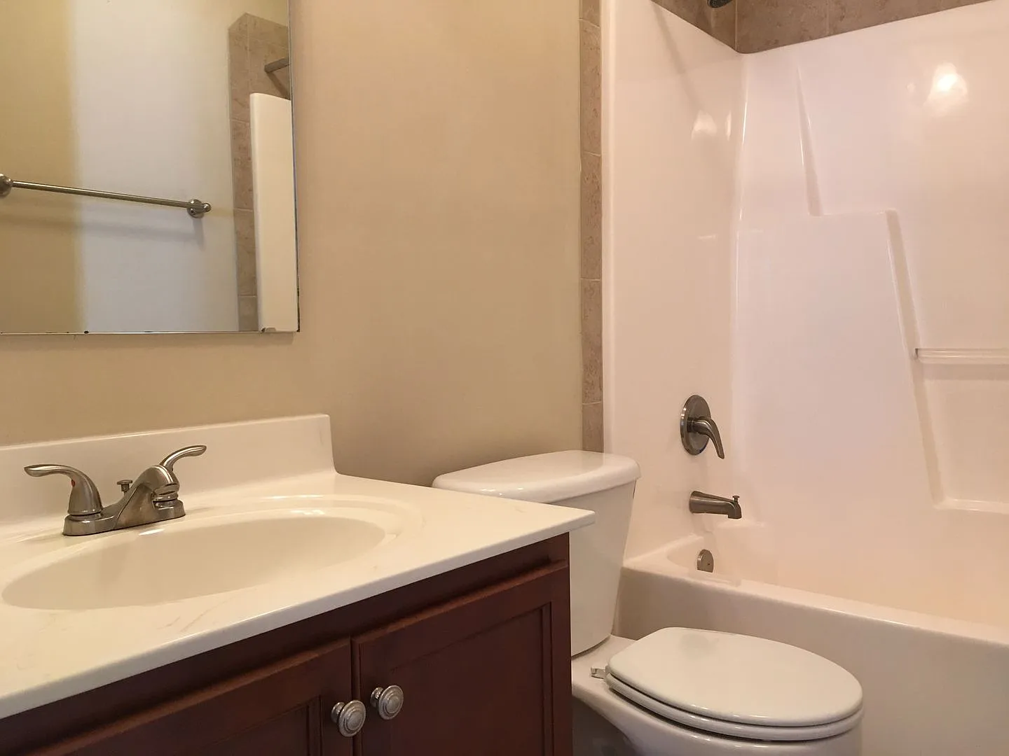 Beautiful 4 Bedroom Home — Photo 4