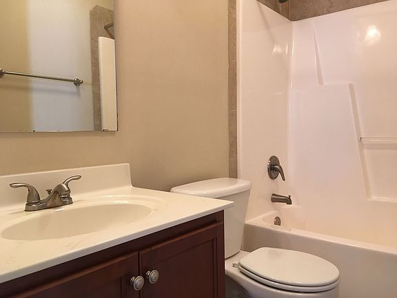 4th image of 241 Collinwood Dr