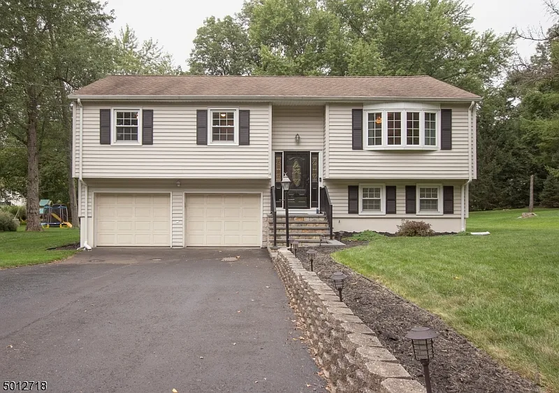 14 Meadow Ln photo 1