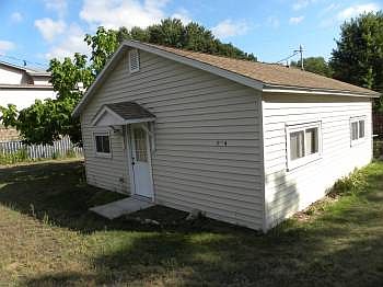 2nd image of 2514 W Burr Oak St
