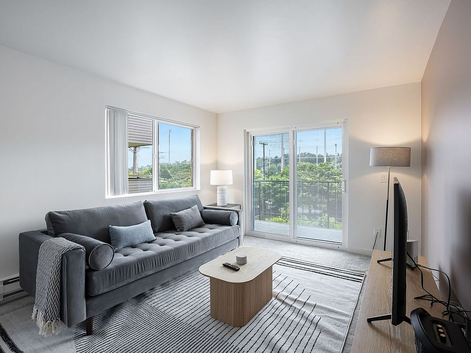 1st image of 2850 15th Ave W APT 103
