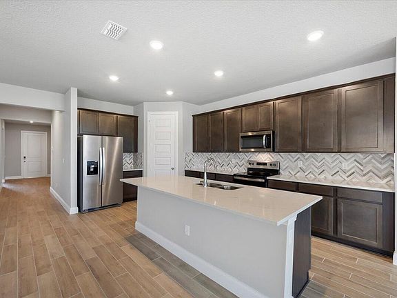 3rd image of 6504 NW Cloverdale Avenue
