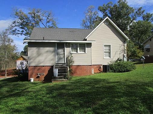 2nd image of 106 Wellington St