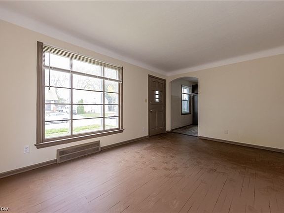 4th image of 4111 Wood Ave