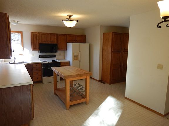 4th image of 1528 E Rose Ln