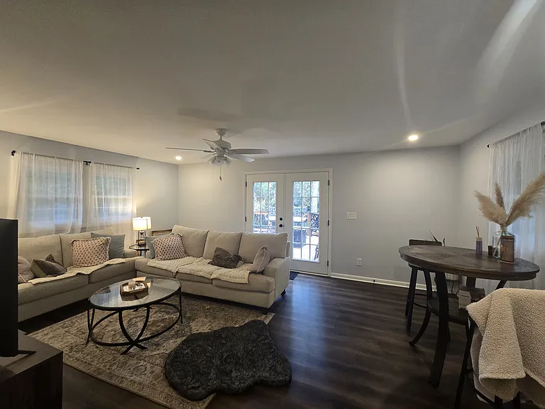 1055 College Station Rd — Photo 9