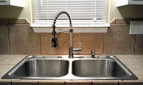 1733 Lawrence Ave #A — Photo 3
