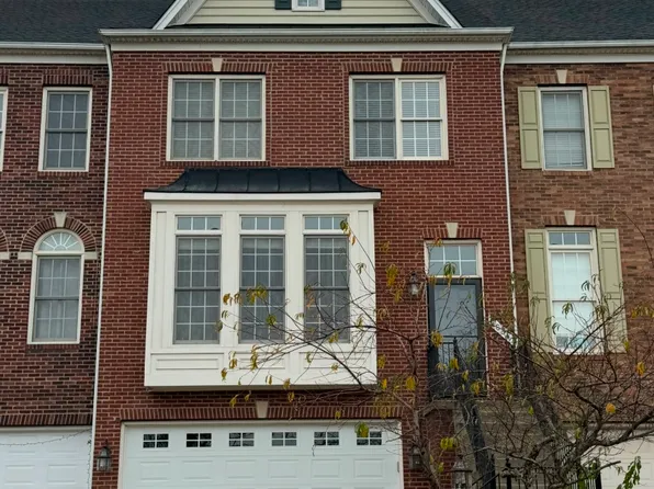 6834 Witton Cir, Gainesville, VA 20155