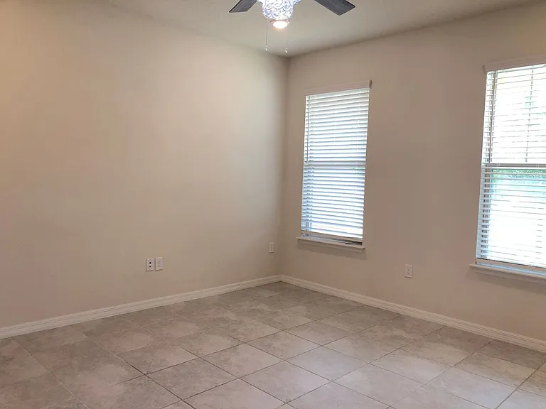 2674 Mead Ave — Photo 8