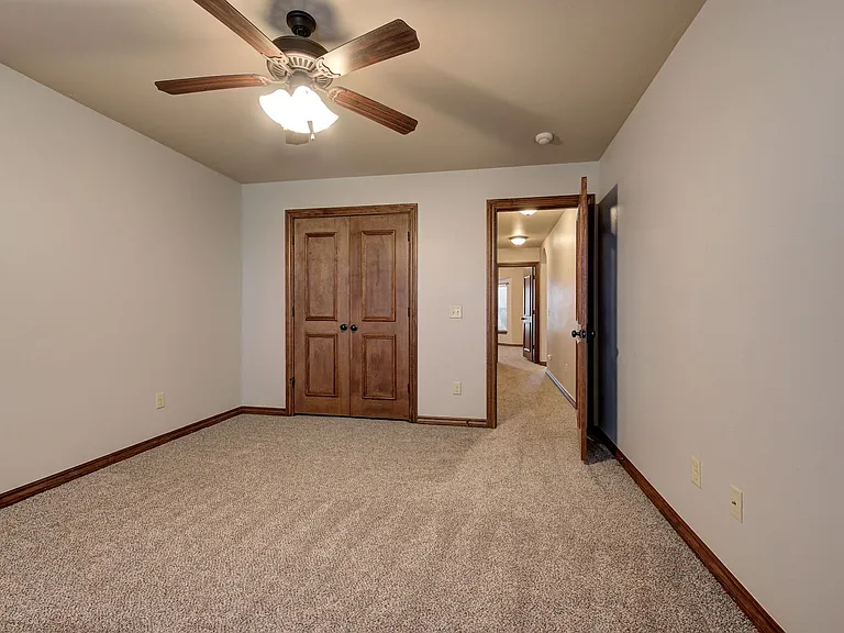 18520 Haslemere Ln — Photo 36