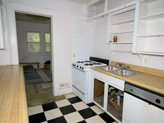 4th image of 416 NE 14th St