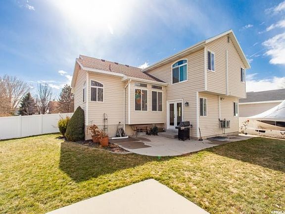5th image of 836 W Greenoaks Dr
