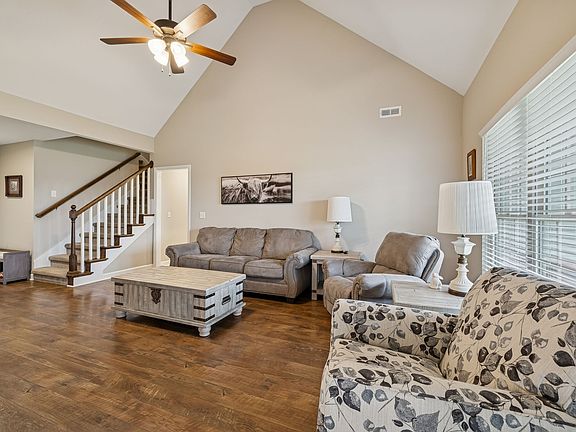 5th image of 102 Cannon Way