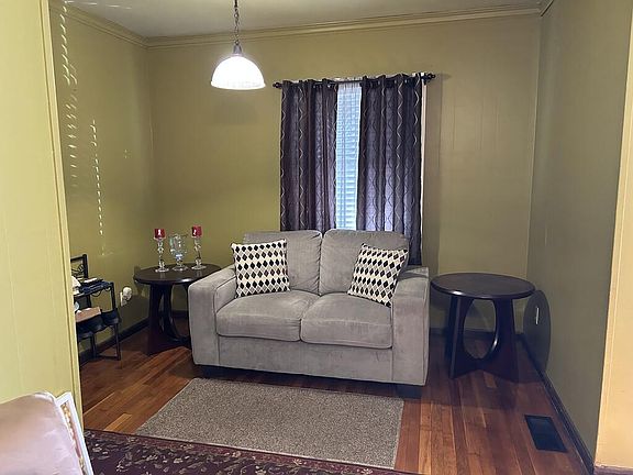 4th image of 4023 Evergreen St