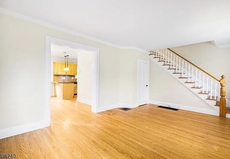 106 Western Ave — Photo 9