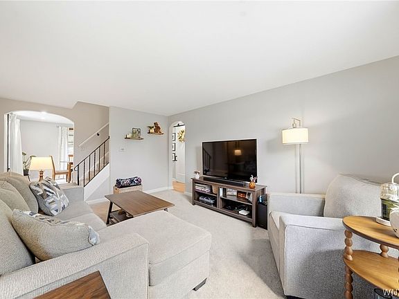 3rd image of 1190 Losson Rd