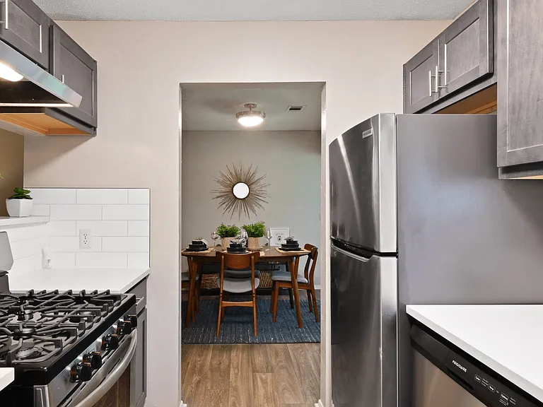 300 Riverside Pkwy — Photo 17