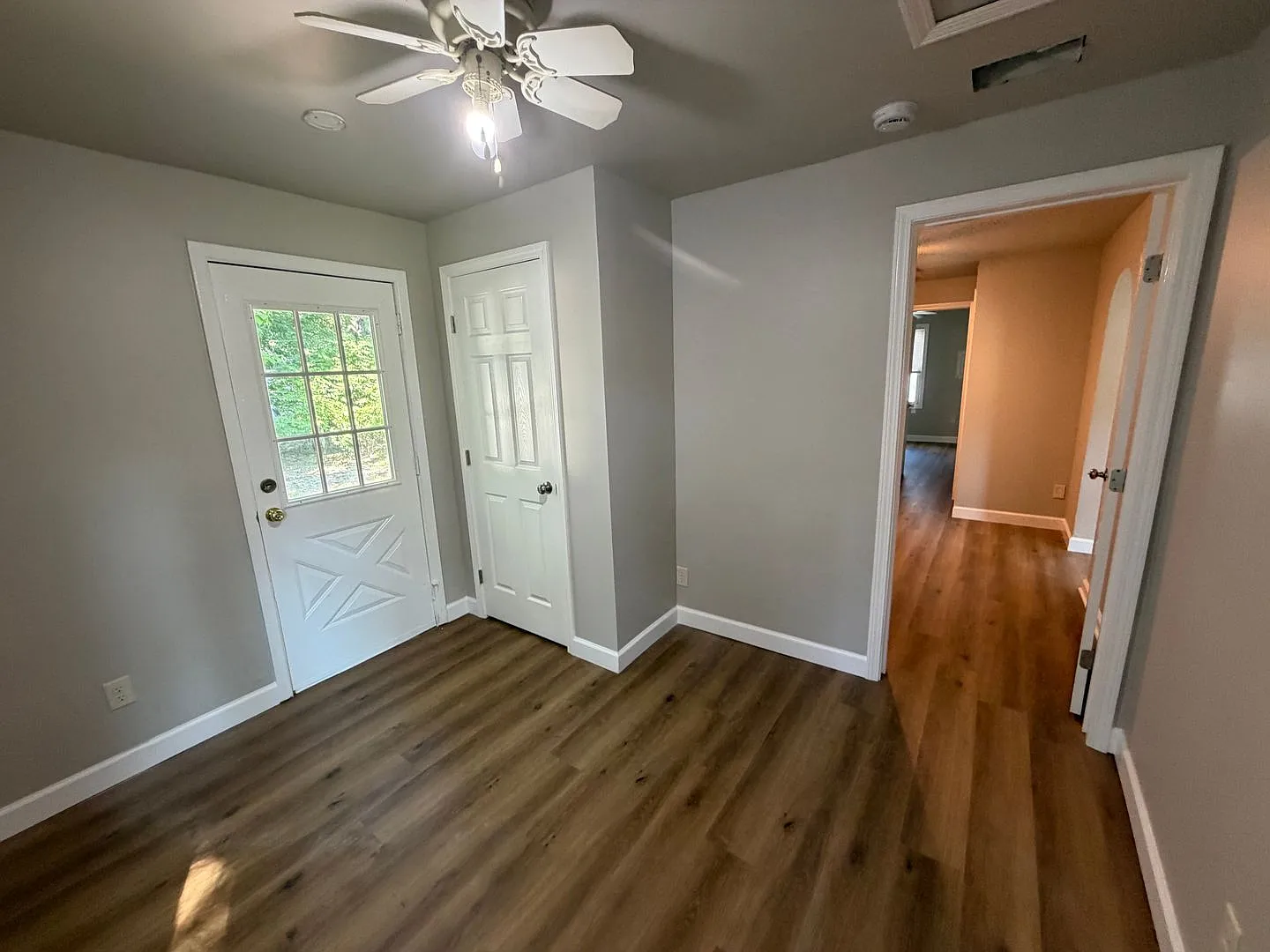 Central Columbia 3BR Home with Private Driveway & W/D Hookups — Photo 4
