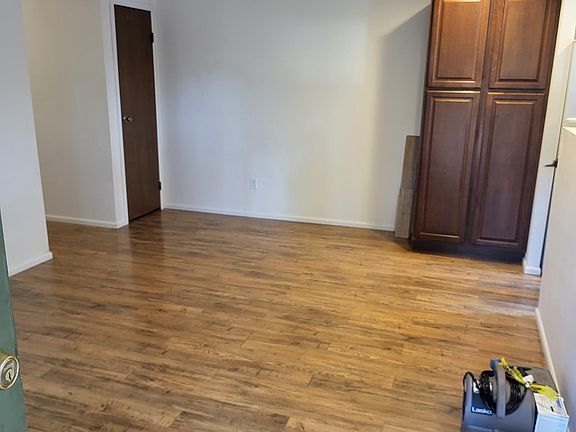 3rd image of 16404 74th Ave E