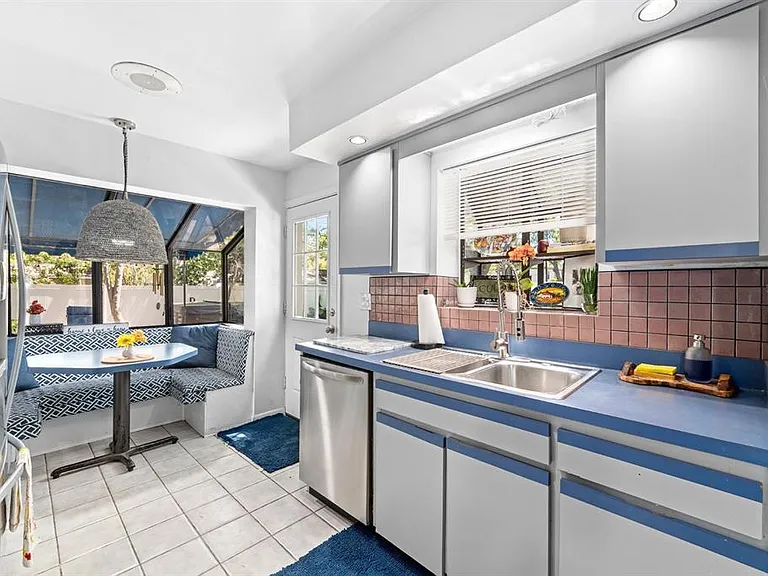 4606 S Esperanza Ave — Photo 18